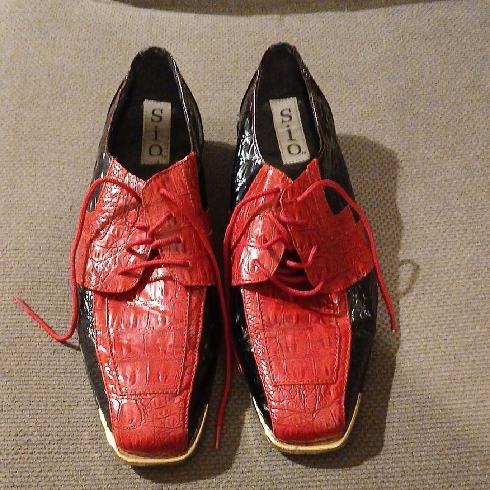 Men's Red & Black Faux Crocodile Pattern Shoes With Gold Tips & Heel Accent LL3